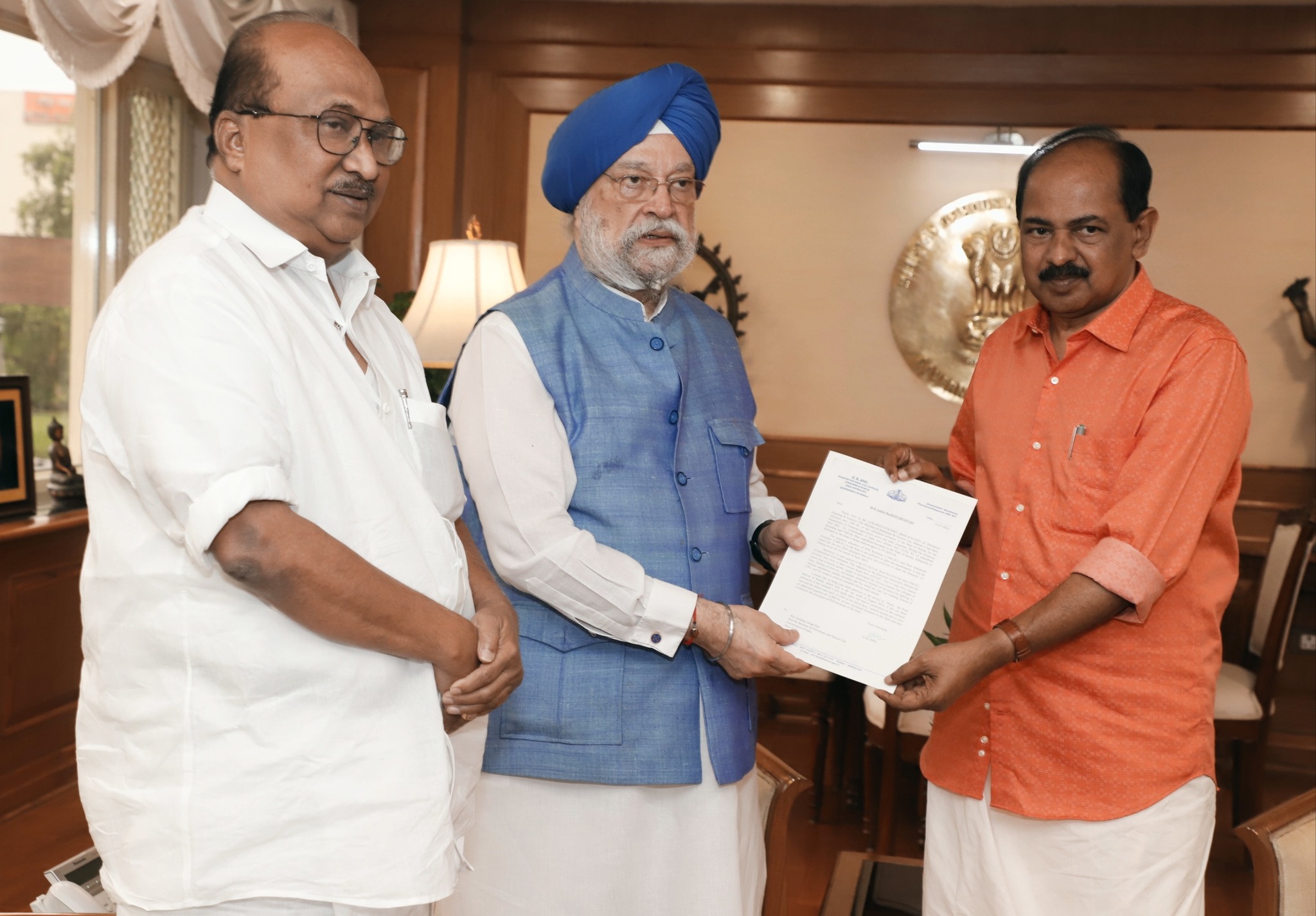 Kerala Minister for Food and Civil Supplies  Adv. G. R. Anil meets Union Minister for Petroleum and Natural Gas, Housing and Urban Affairs Shri Hardeep Singh Puri