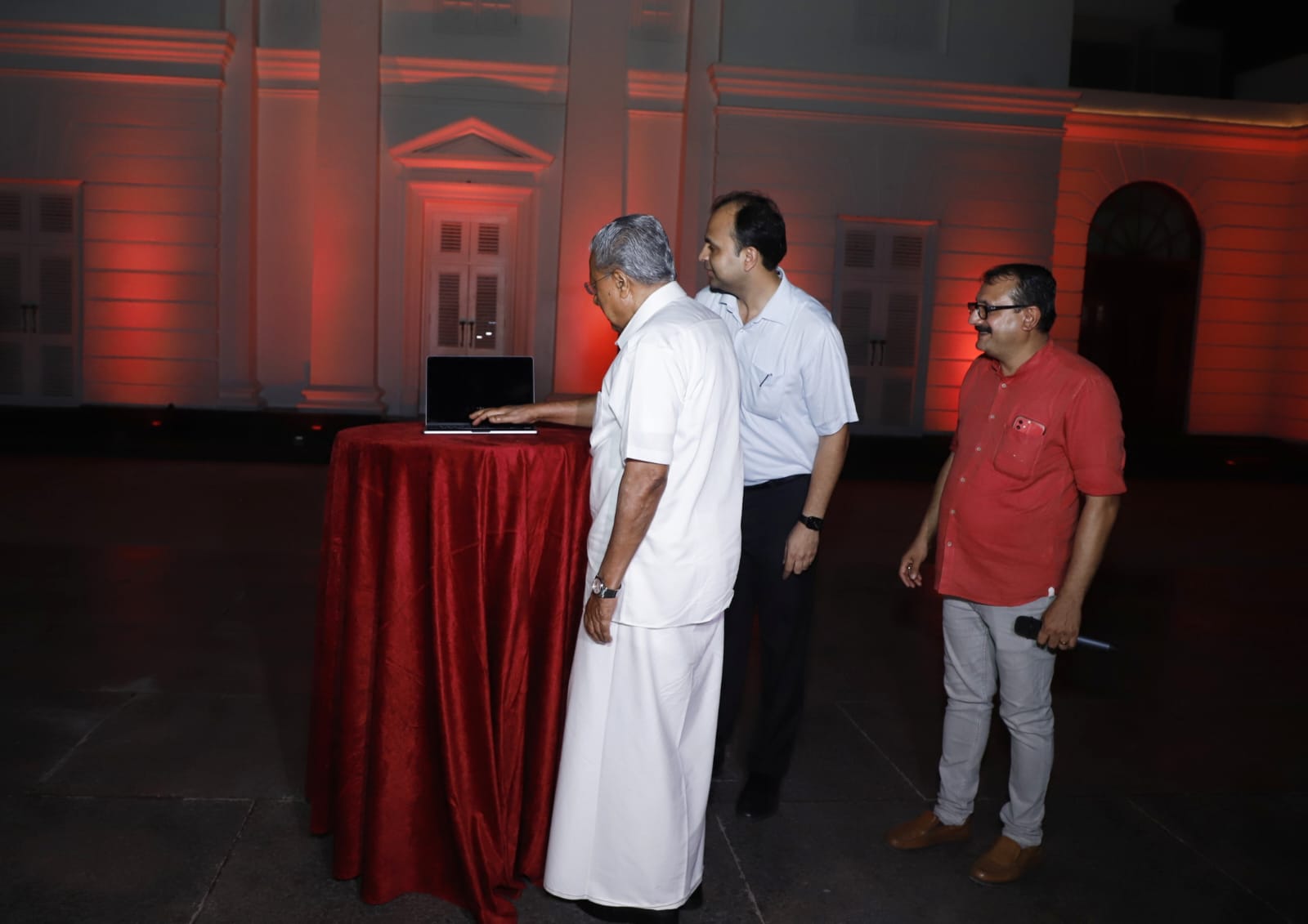 Kerala CM inaugurates Light and Sound Show in Travancore Palace
