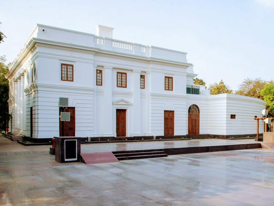 AmphiTheatreTravancorePalaceExterior